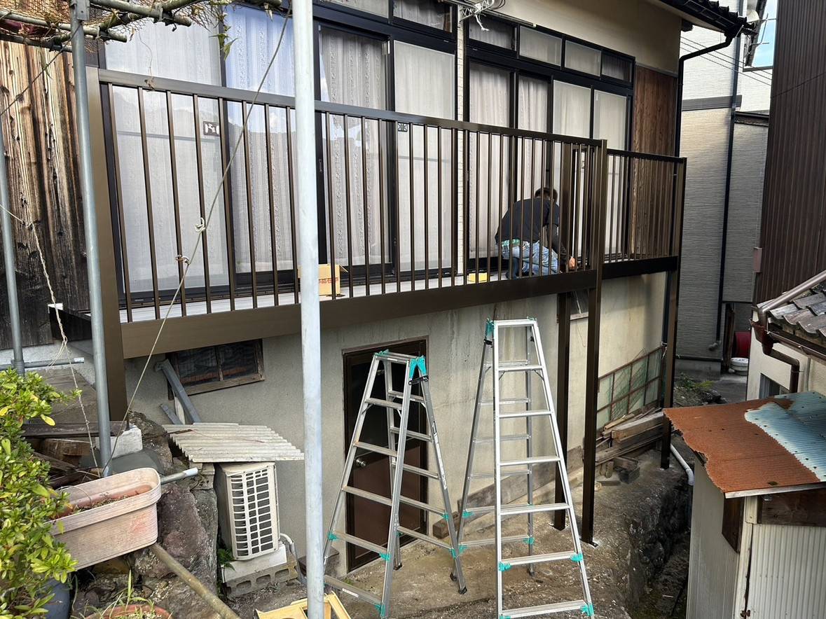八鹿アルミ 福知山店のバルコニーを新しく✨の施工後の写真2