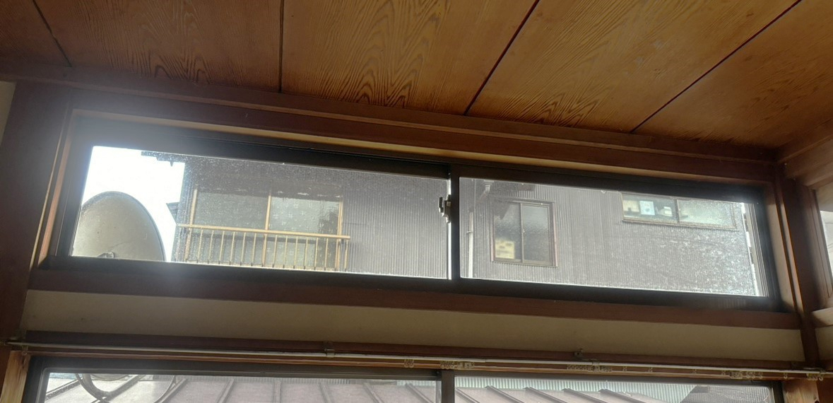 八鹿アルミ 福知山店の小さな窓からも熱は逃げます。補助金でお得に断熱リフォームをしましょう💁‍♀️【豊岡市　内窓取付】の施工前の写真1
