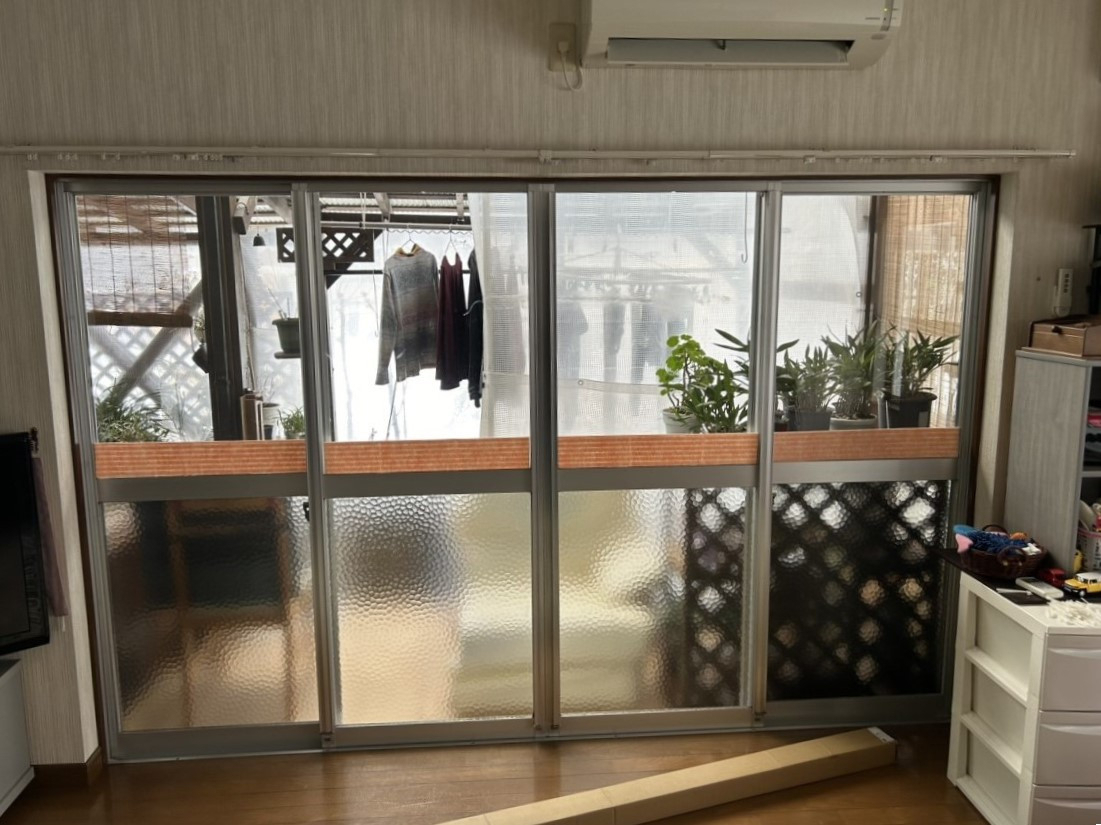 八鹿アルミ 福知山店の大きな窓は特に断熱が重要です。【朝来市　内窓取付】の施工前の写真1