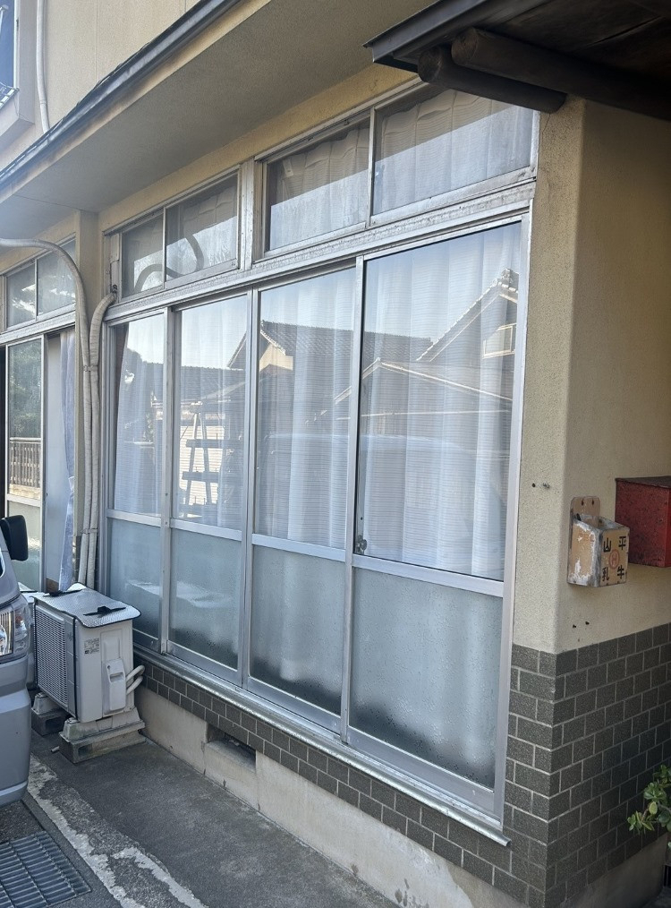 八鹿アルミ 福知山店の防犯対策&補助金活用!💵✨【兵庫県豊岡市】外窓交換✨の施工前の写真1