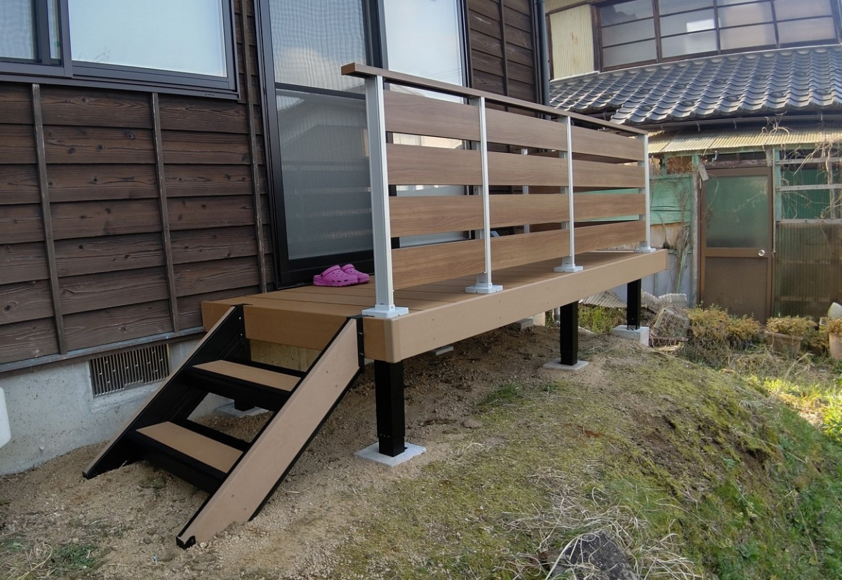 八鹿アルミ 福知山店の小さくても活用無限大!【ウッドデッキの設置】の施工後の写真1