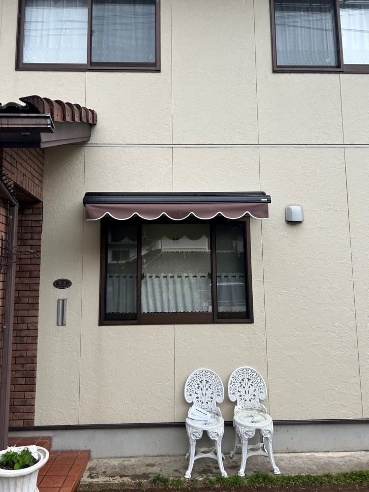 八鹿アルミ 福知山店の見た目もおしゃれに大変身!【オーニングの取付】の施工後の写真1