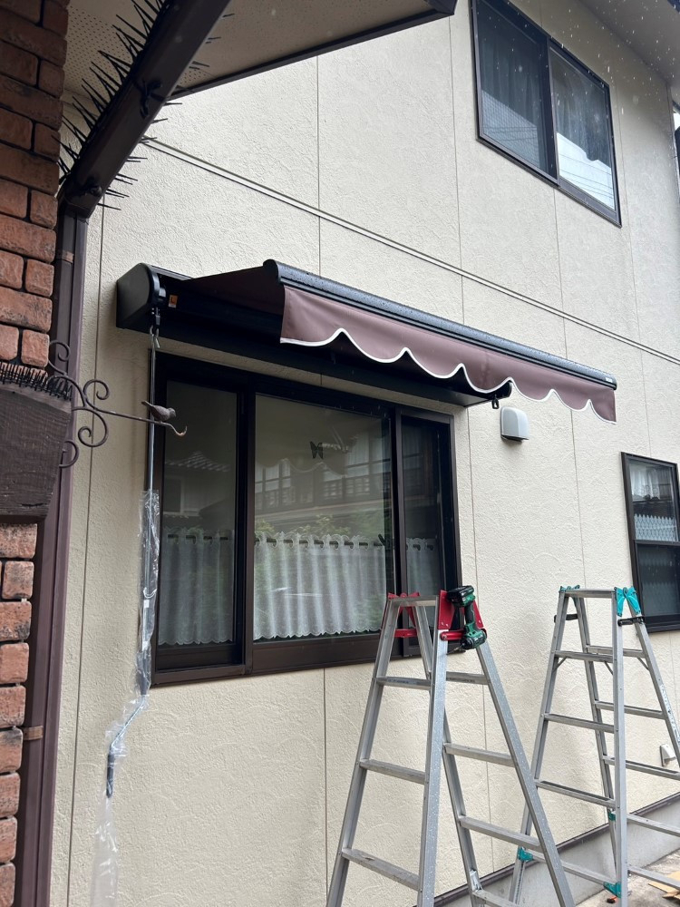 八鹿アルミ 福知山店の見た目もおしゃれに大変身!【オーニングの取付】の施工後の写真2