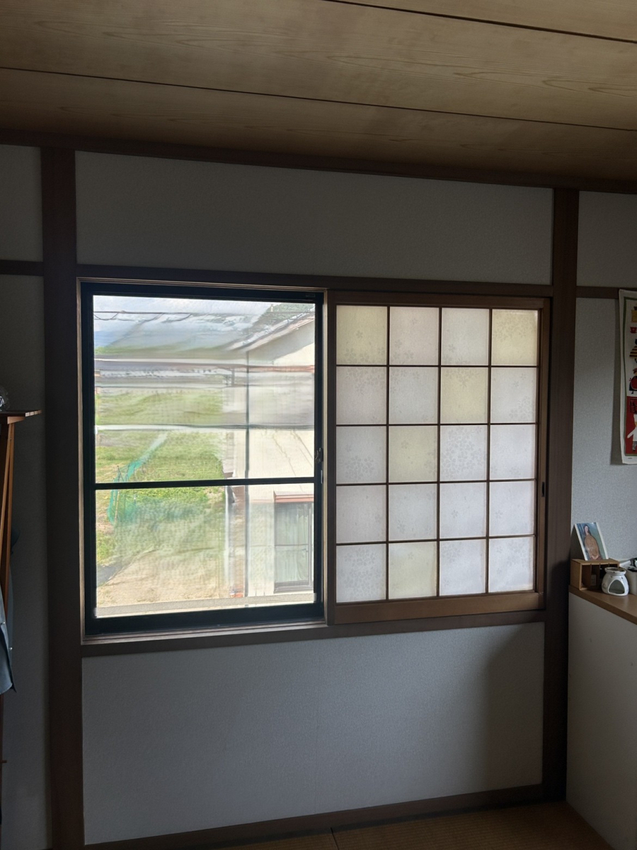 八鹿アルミ 福知山店の補助金活用でお得に高断熱の窓に!【内窓設置】の施工前の写真1