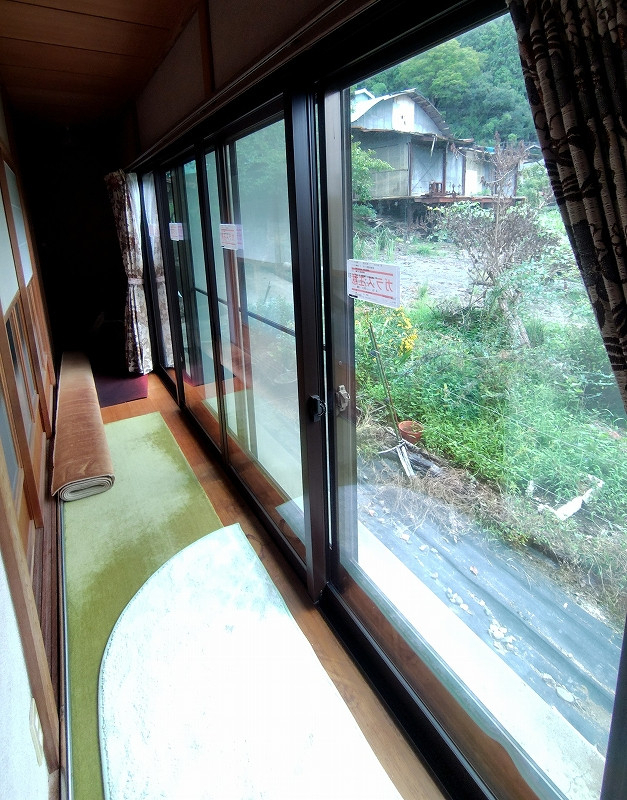 八鹿アルミ 福知山店の大開口で気持ちの良い縁側。【内窓設置】で更に快適にの施工後の写真1