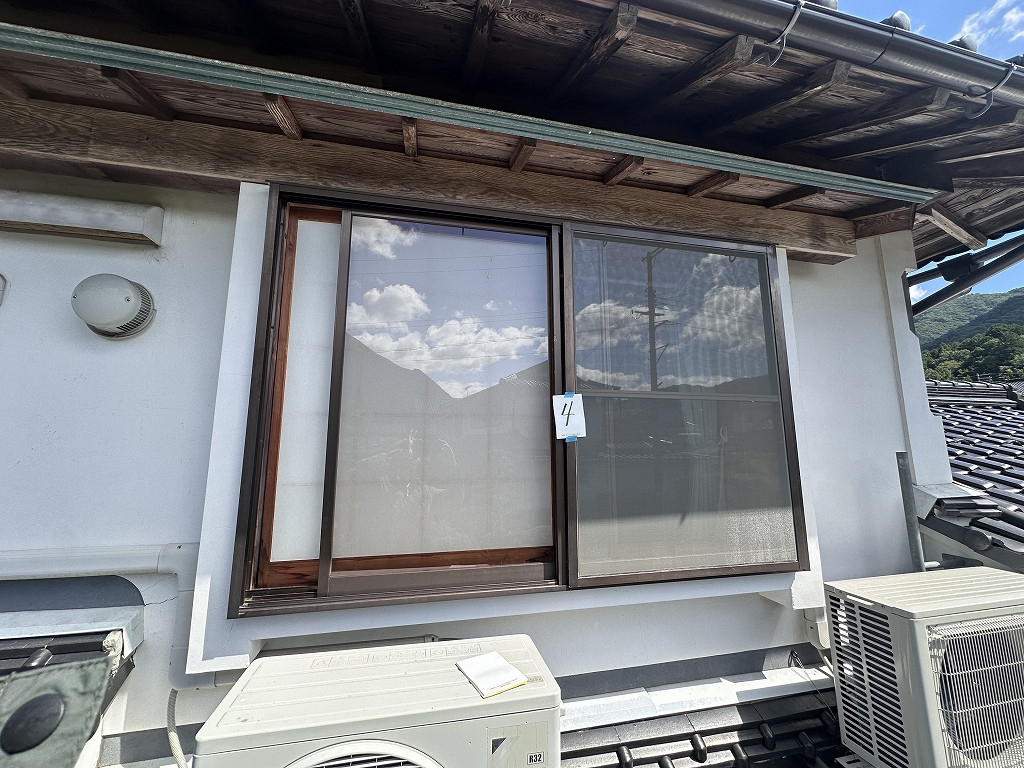 八鹿アルミ 福知山店の窓に不便を感じてきたら?【外窓交換】🙆♀️🌿の施工前の写真1
