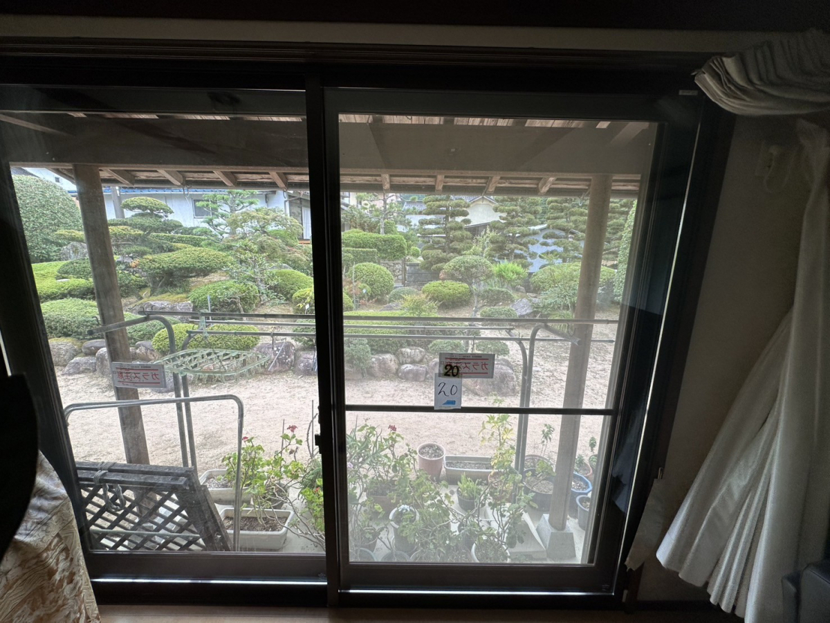 八鹿アルミ 福知山店の大きな掃き出し窓こそ大型補助金が出るうちに【内窓取付】の施工後の写真1