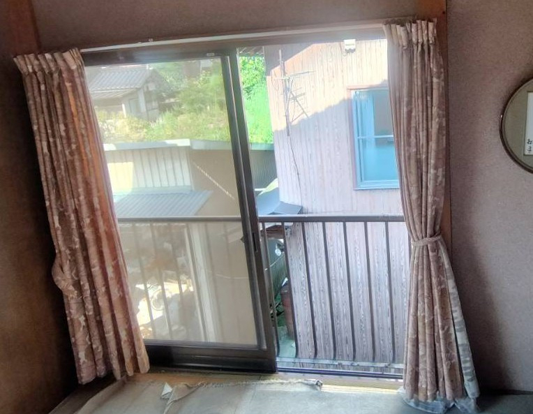 八鹿アルミ 福知山店の光熱費のムダ、まだ続けますか？【内窓設置】で叶える省エネ＆快適生活🏠🍂の施工前の写真1