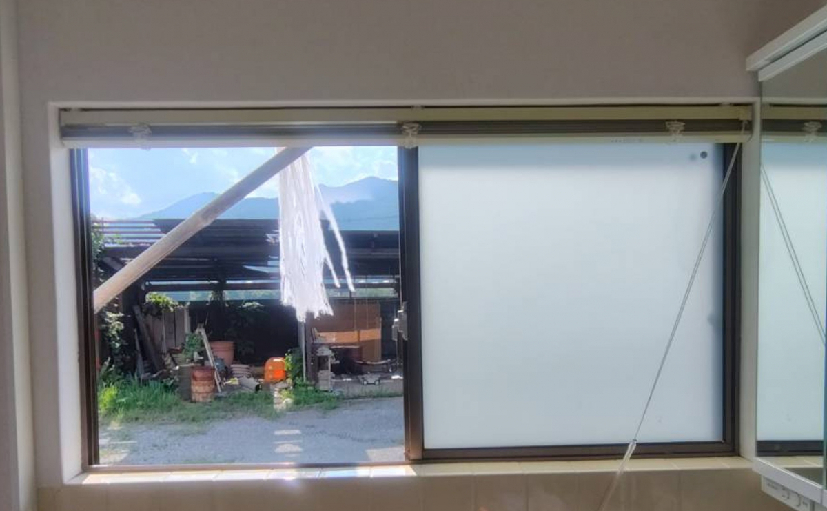 八鹿アルミ 福知山店の【内窓設置】でお部屋の印象をアップデート✨の施工前の写真1