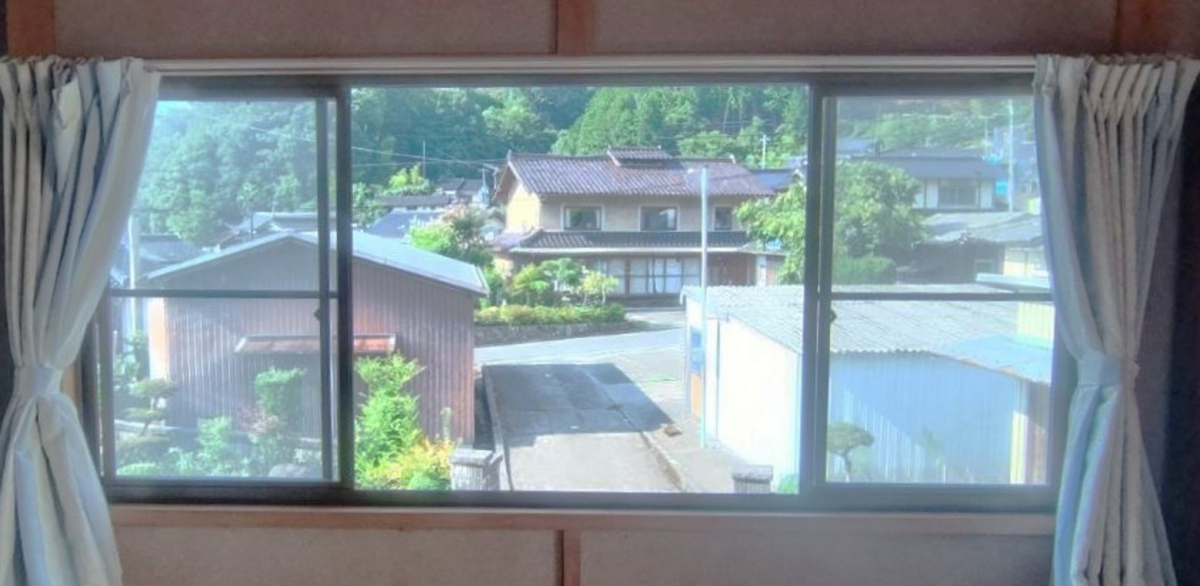 八鹿アルミ 福知山店の窓の寒さ対策は【内窓設置】が正解！アルミサッシが生まれ変わる✨の施工前の写真1