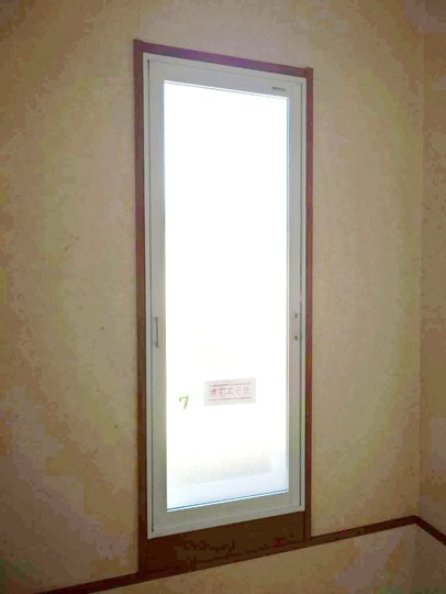 八鹿アルミ 福知山店の手の届かない窓も、しっかり快適に【内窓設置】の施工後の写真1