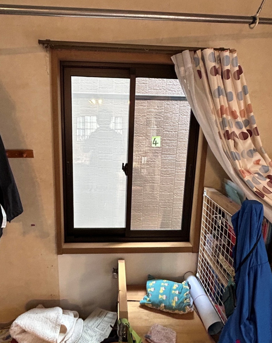 八鹿アルミ 福知山店の今ある窓にプラスするだけで、寒さ・暑さをしっかりブロック【内窓設置】の施工前の写真1