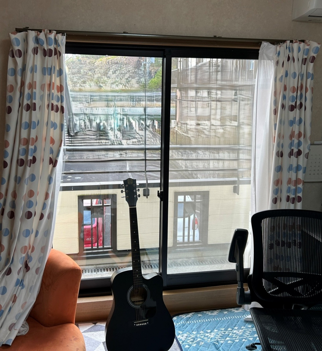 八鹿アルミ 福知山店の光熱費対策は“窓”から！掃き出し窓に内窓を設置して、かしこく節約リフォーム💡の施工前の写真1