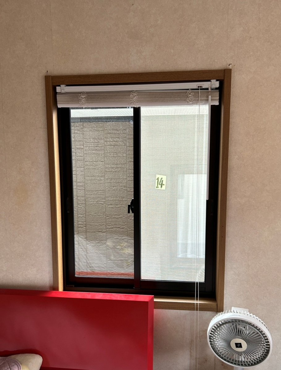 八鹿アルミ 福知山店の直接流れ込む冷気をストップ！【内窓設置】の施工前の写真1