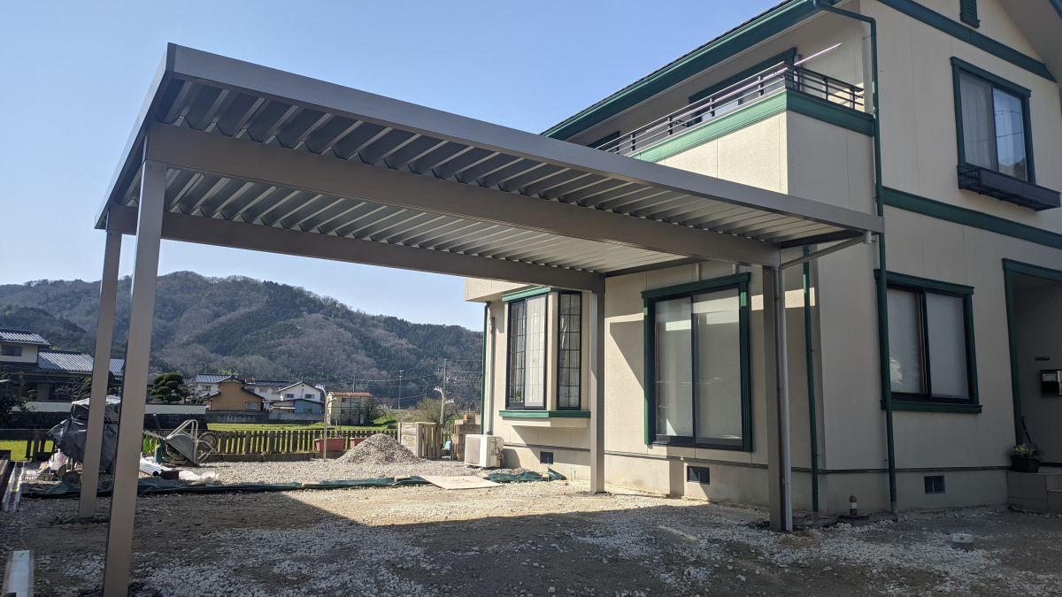 八鹿アルミ 福知山店の積雪＆霜対策に！カーポート設置🚙の施工後の写真1