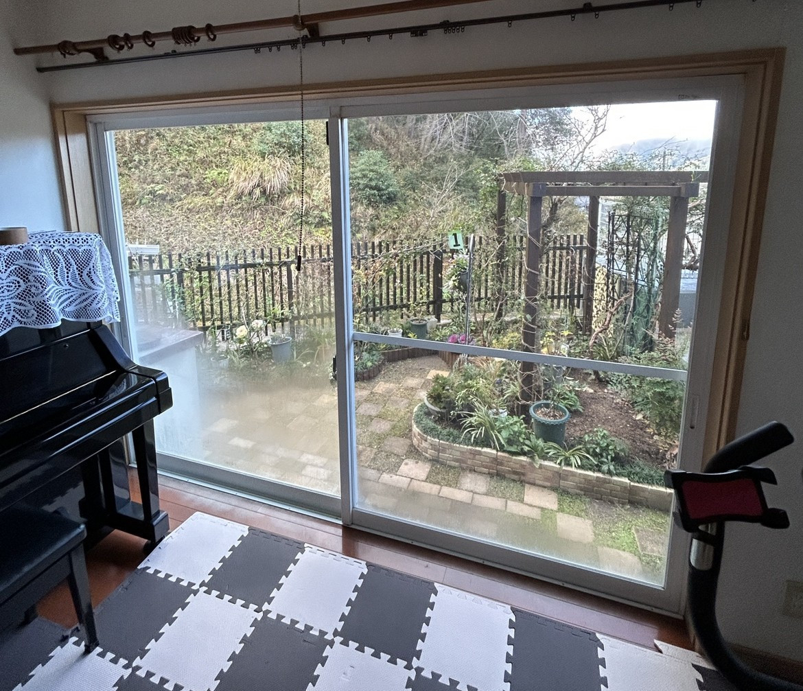 八鹿アルミ 福知山店のピアノ部屋の音漏れ不安を内窓で解決🏠🎶の施工前の写真1