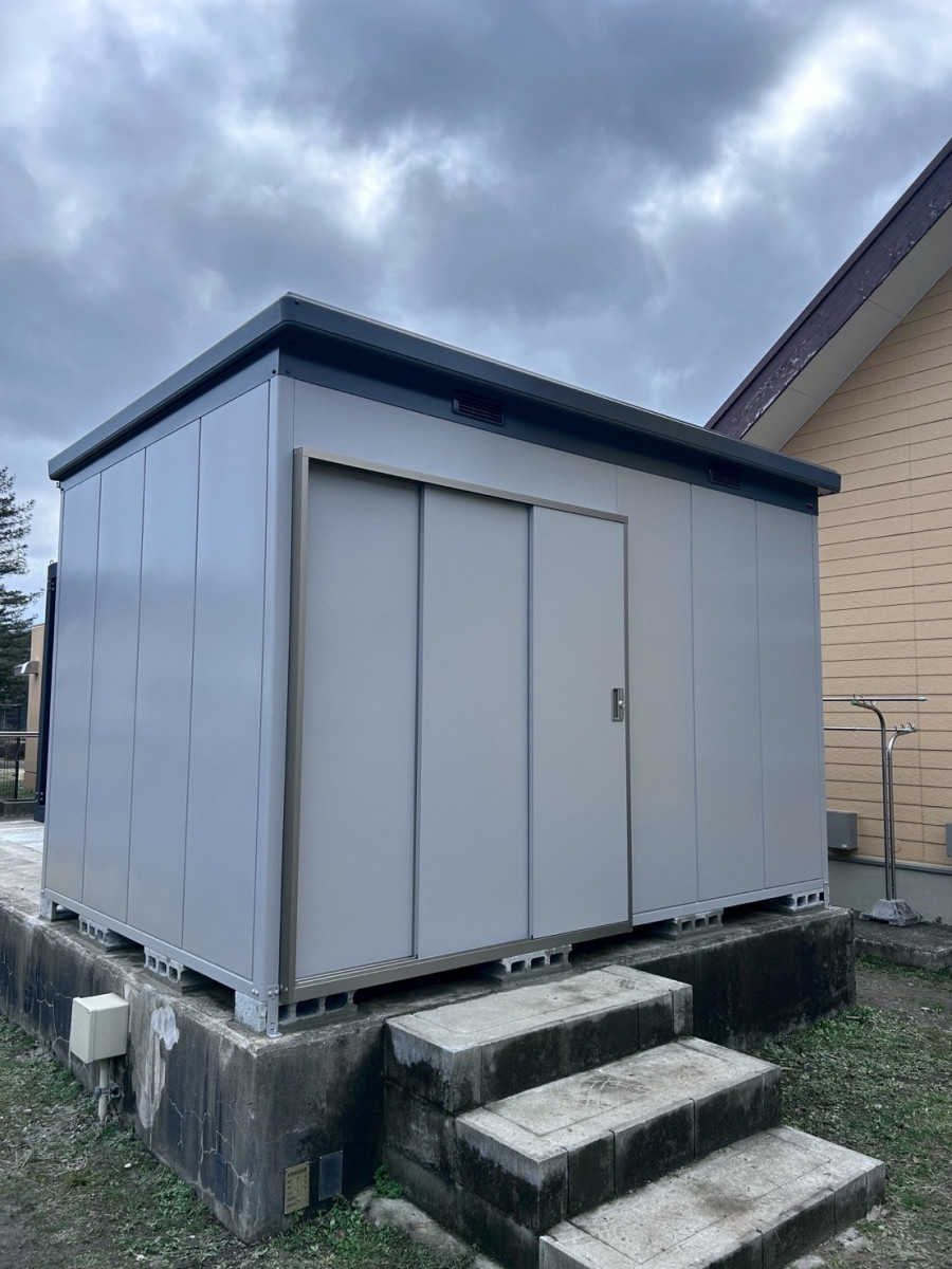 八鹿アルミ 福知山店の暮らしにゆとりを。物置設置工事を行いました✨の施工後の写真1