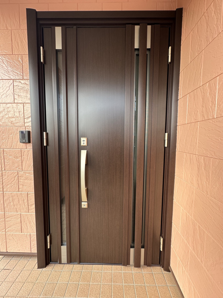 八鹿アルミ 福知山店の玄関ドアリフォームで快適＆安心な住まいへ✨の施工後の写真1