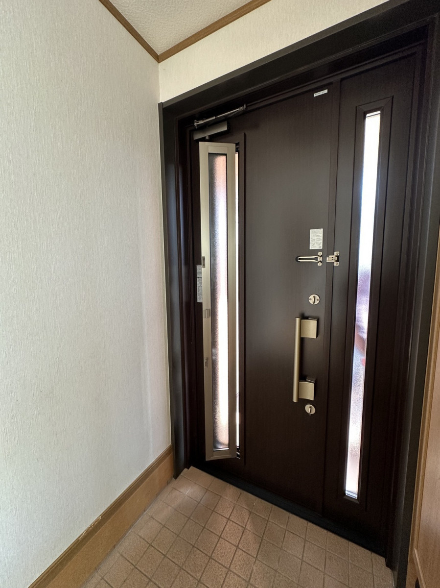 八鹿アルミ 福知山店の玄関ドアリフォームで快適＆安心な住まいへ✨の施工後の写真2