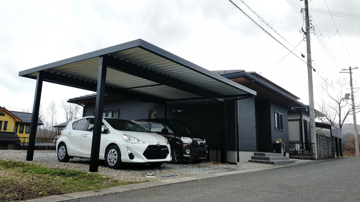 八鹿アルミ 福知山店の大雪をきっかけに安心の住まいづくりへ⛄🚗【カーポート施工】の施工後の写真1