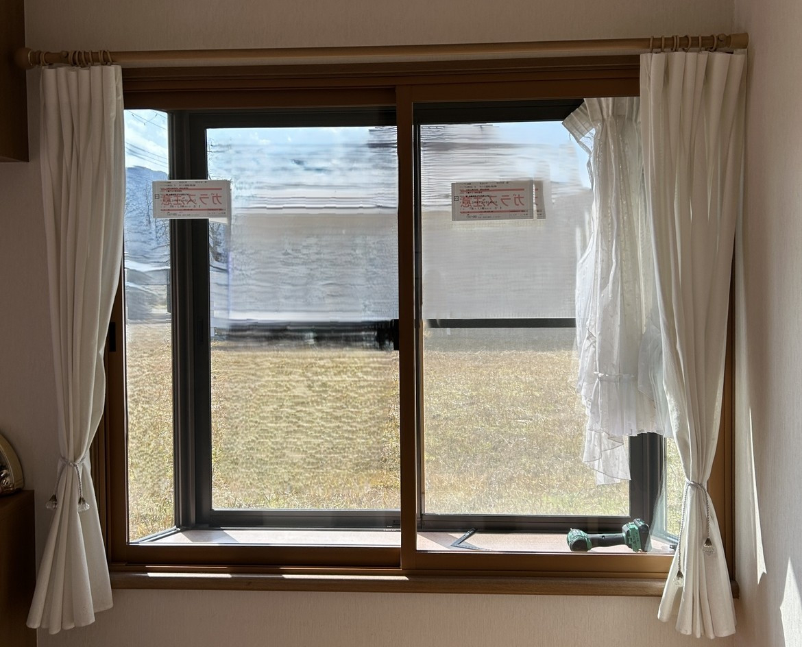 八鹿アルミ 福知山店の出窓に内窓設置で寒さ＆西日対策✨の施工後の写真1