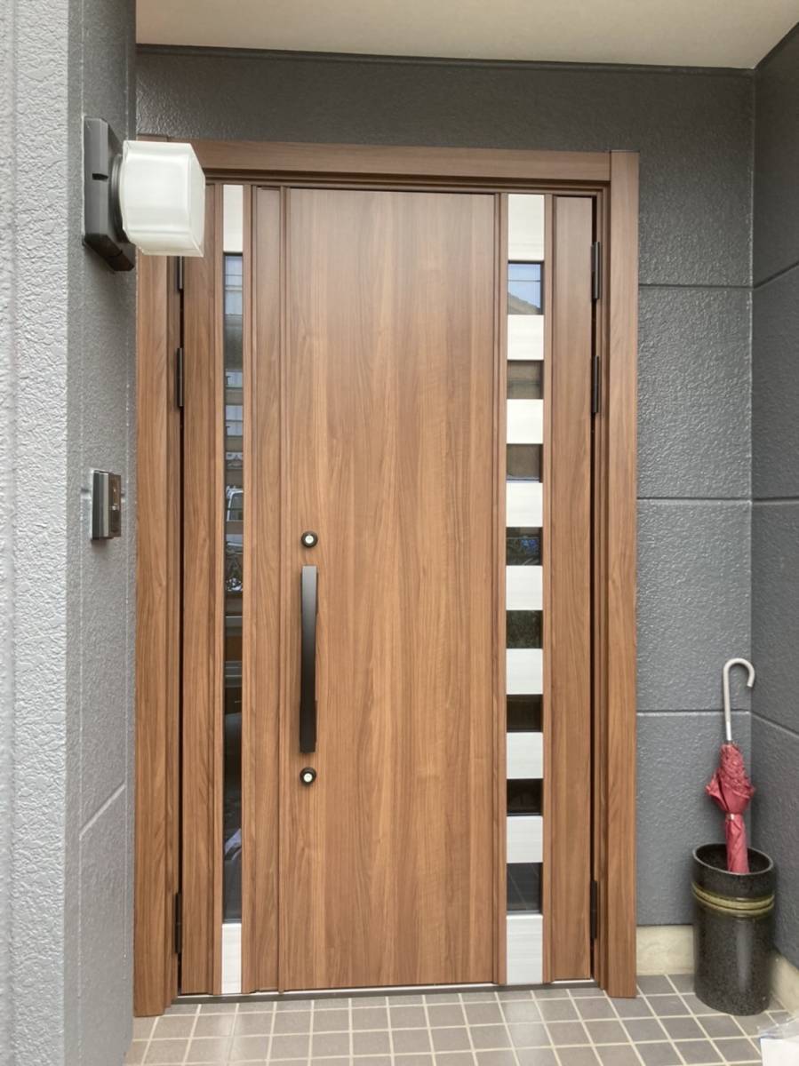 金源 豊橋店の玄関ドアのリフォーム！の施工後の写真1