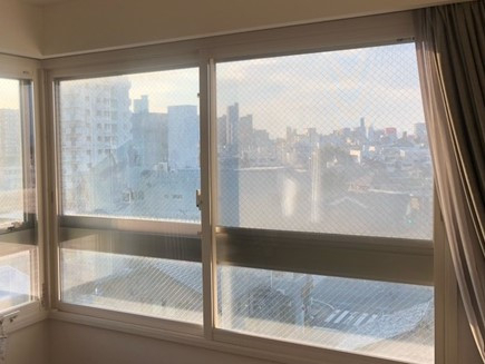 金源 田原店のマンションのコーナー窓にもインプラスの施工後の写真1