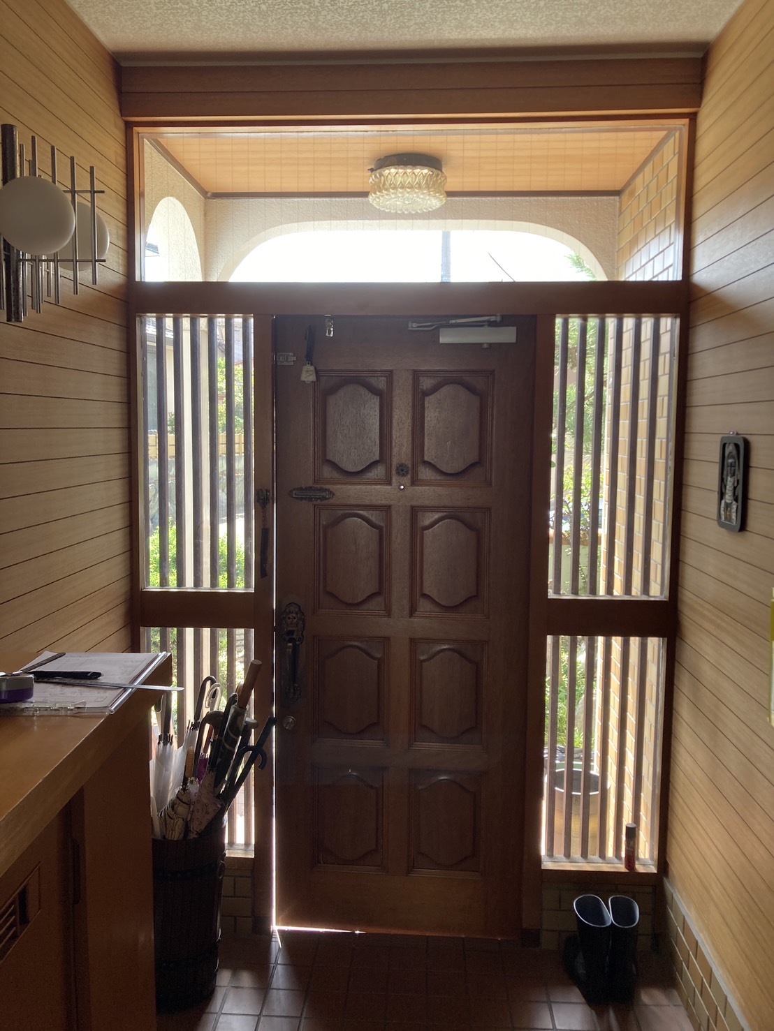 サンウインドの紫外線でボロボロの玄関ドアを新しく！の施工事例詳細写真2