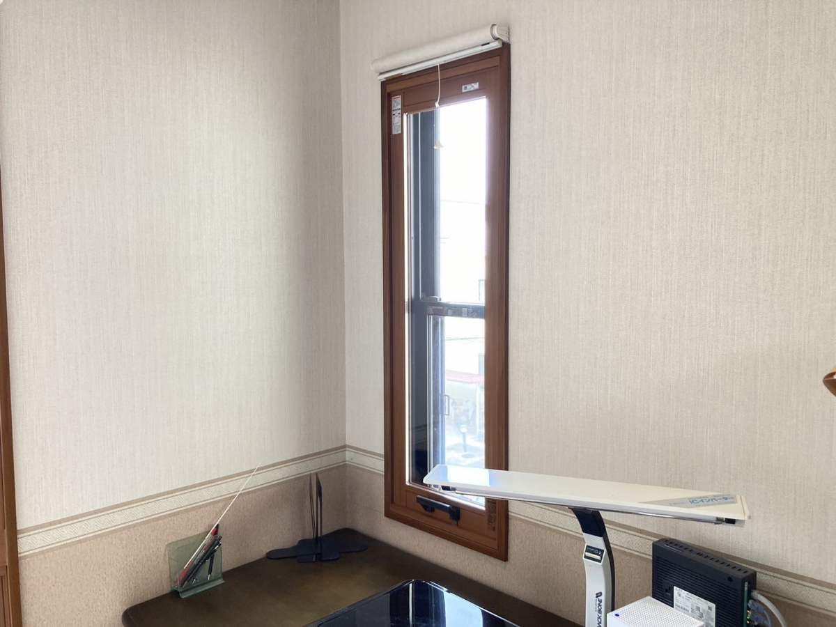 サンウインドの窓にはインプラス・玄関にはリシェントを⑥の施工後の写真1