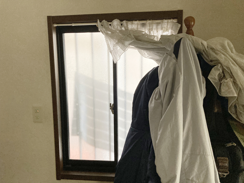 サンウインドの紹介/先進的窓リノベ/断熱の施工前の写真2