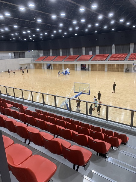 【雨の日でも快適♪】飯塚市総合体育館で室内ウオーキング 小林エコ建材のブログ 写真1