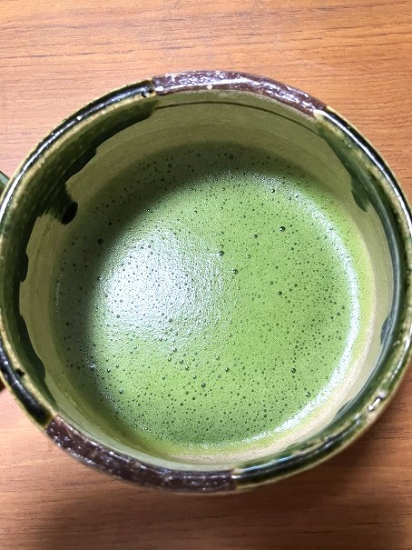 お客様のおもてなしでいただいたお抹茶と和菓子 小林エコ建材のブログ 写真1