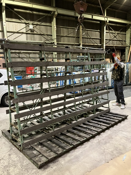 ガラス屋さんの必需品「トラックの馬」のご紹介 小林エコ建材のブログ 写真1