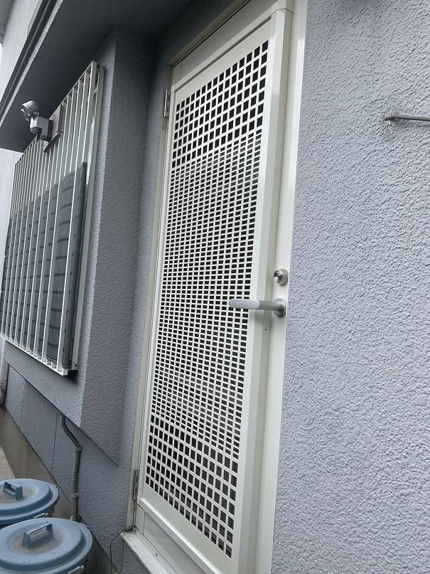 小林エコ建材の上げ下げが重い勝手口ドアを交換したいの施工後の写真1