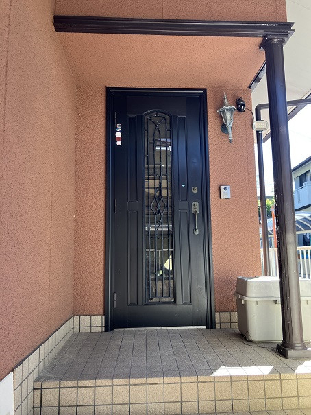 小林エコ建材の風と光を取り入れる玄関の施工前の写真1