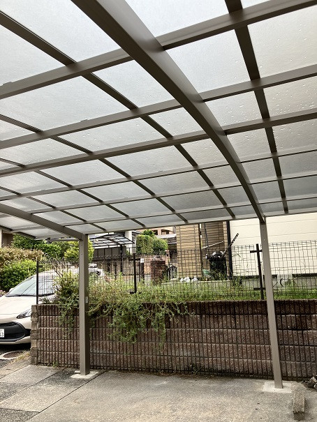 小林エコ建材の冬の安全と夏の快適さを両立!2台用カーポートを設置しましたの施工後の写真3