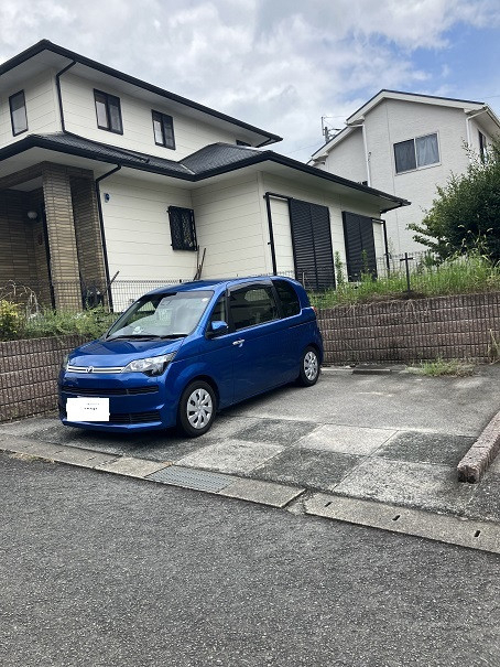 小林エコ建材の冬の安全と夏の快適さを両立!2台用カーポートを設置しましたの施工前の写真1