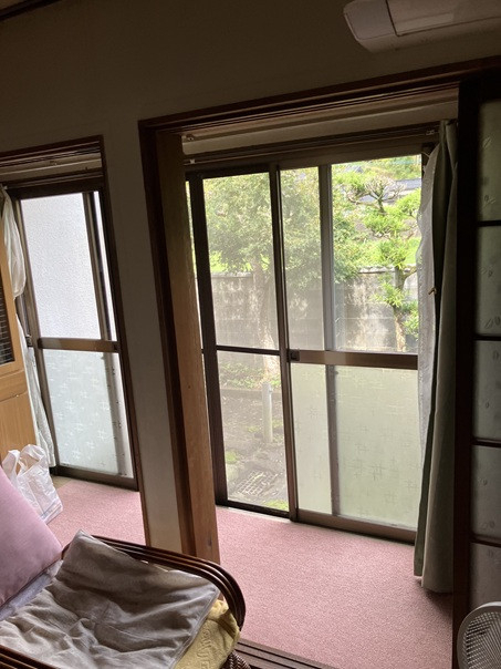 小林エコ建材の寒さ厳しい山あいの住まいに内窓を設置して快適な暖かさを実現の施工前の写真2