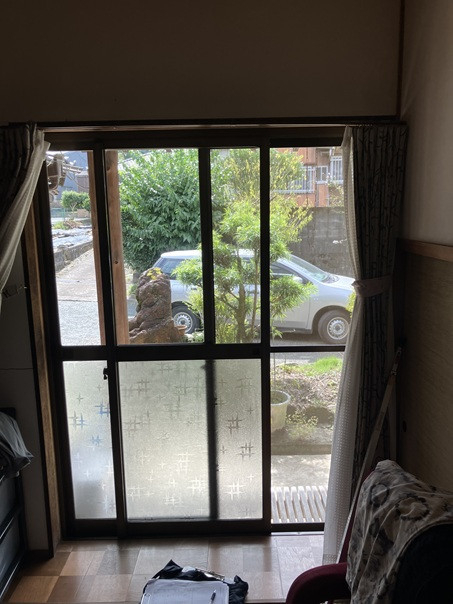 小林エコ建材の寒さ厳しい山あいの住まいに内窓を設置して快適な暖かさを実現の施工前の写真3