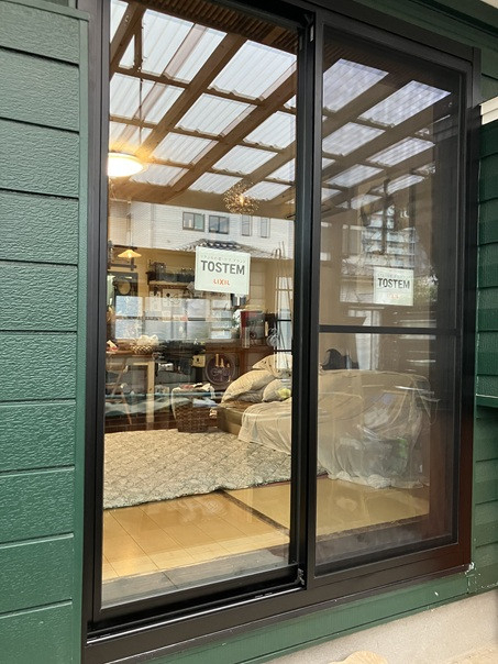 小林エコ建材の補助金を活用して快適な暮らしへ。ランマ撤去で明るさが広がるサッシ交換工事の施工後の写真1