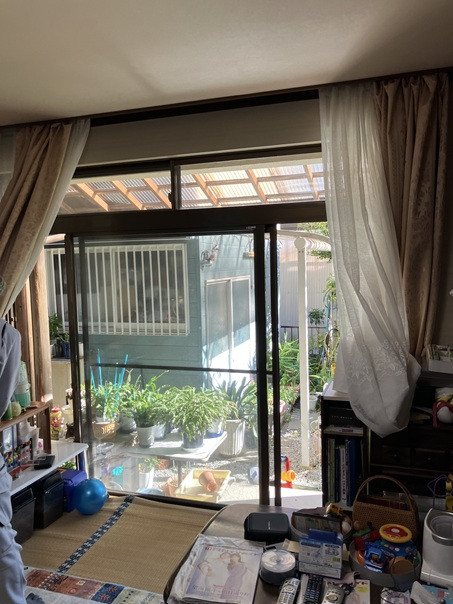 小林エコ建材の補助金を活用した内窓リフォームで、冬の寒さを解消！～電気屋さん社長宅の施工事例～の施工前の写真1