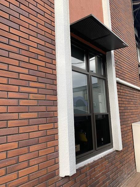 小林エコ建材のテイクアウトのお客様のために、窓の取替とひさしの取付けをしたい。の施工後の写真2