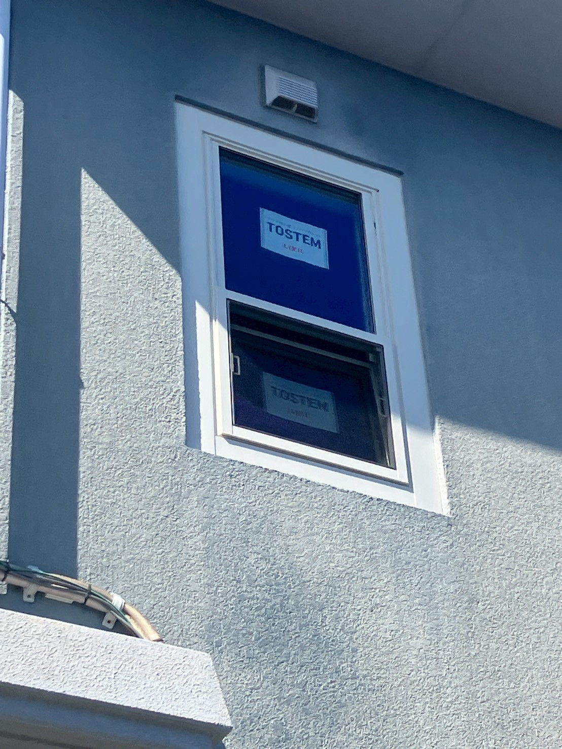 小林エコ建材の浴室窓を半日で交換!カバー工法施工の施工後の写真1