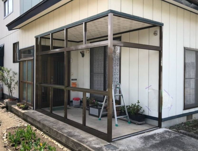 羽後トーヨー住器の梅雨前に風除室工事で準備バッチリ(^_-)　＊秋田県美郷町*の施工前の写真1