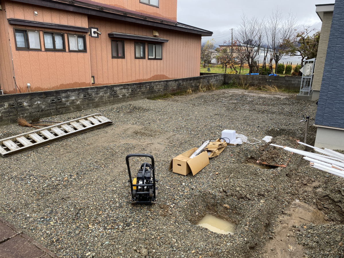 羽後トーヨー住器のカーポート２台用　積雪150㎝タイプの施工前の写真1