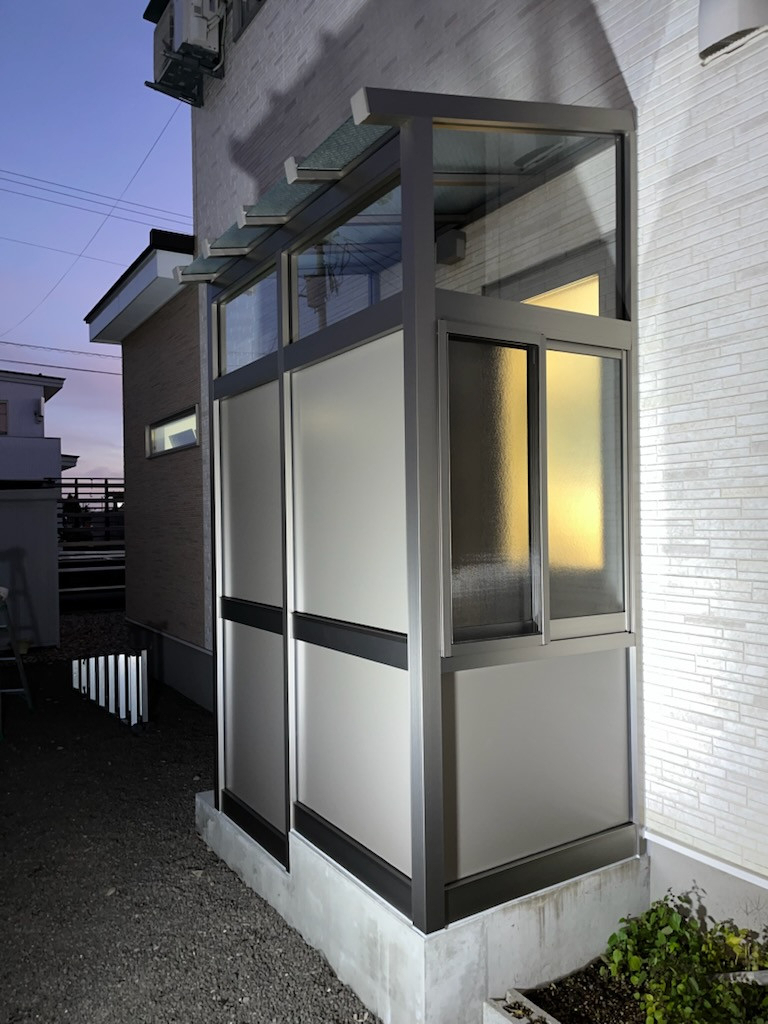 羽後トーヨー住器の屋根付になって勝手口の使い勝手UP(`･ω･´)b　*大仙市*の施工後の写真2