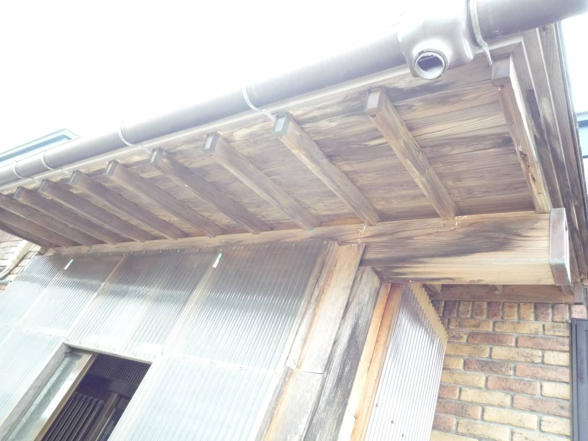 羽後トーヨー住器の和風屋根下へ風除室の施工前の写真2