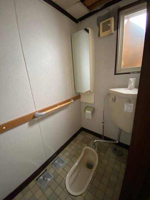 羽後トーヨー住器のトイレ改修の施工前の写真1