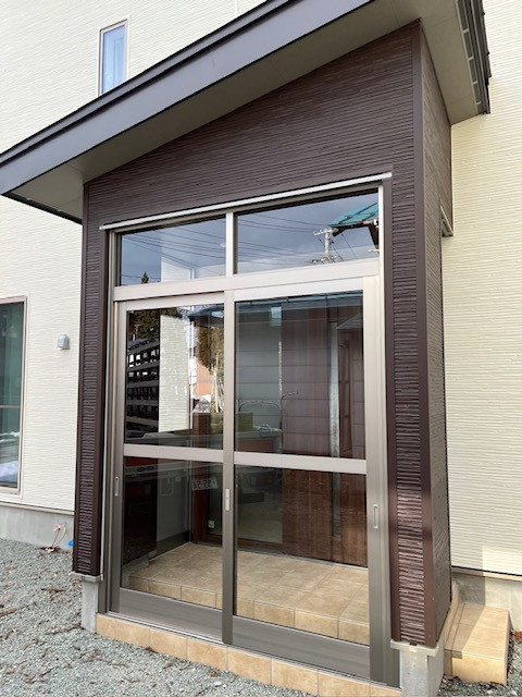 羽後トーヨー住器の風除室工事の施工後の写真1