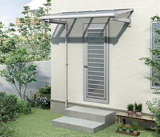 更埴トーヨー住器の【長野市】建売住宅を快適に！テラス屋根と物置を設置した外構リフォームの施工事例詳細写真1